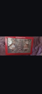 Christmas ginger bread and Mrs Claus nib