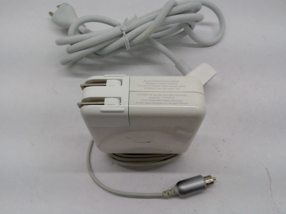 Genuine Apple M8482 iBook/Powerbook AC Power Adapter - Image 3 of 3