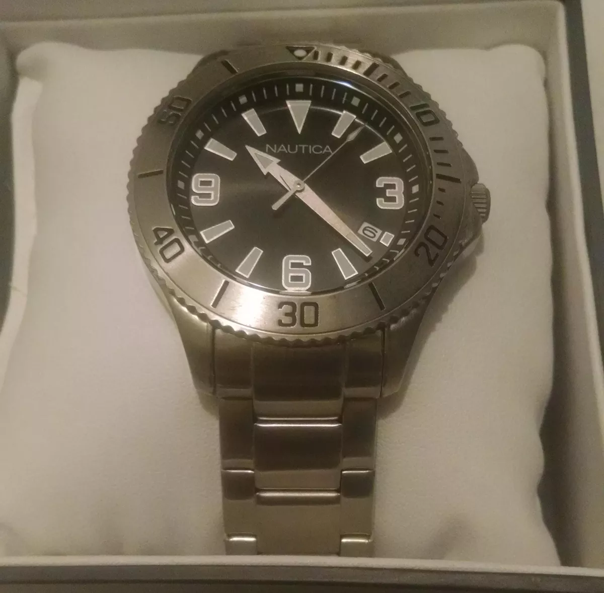 Nautica Men s Classic N11575G Silvertone Stainless Steel Black Dial Quartz Watch