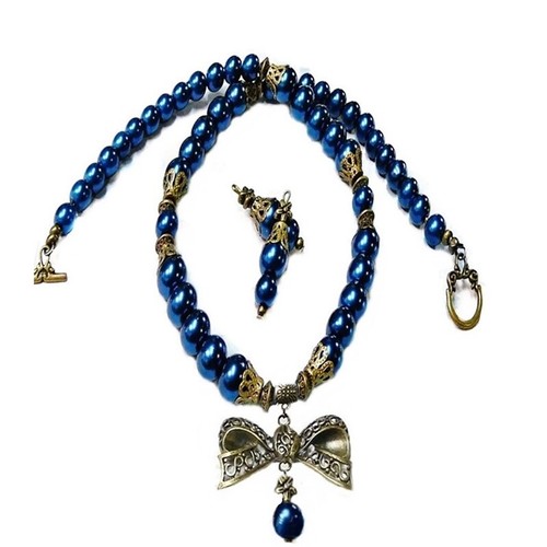 Pearls and Boho Bow charm short necklace with optional earrings vintage style - Picture 5 of 5