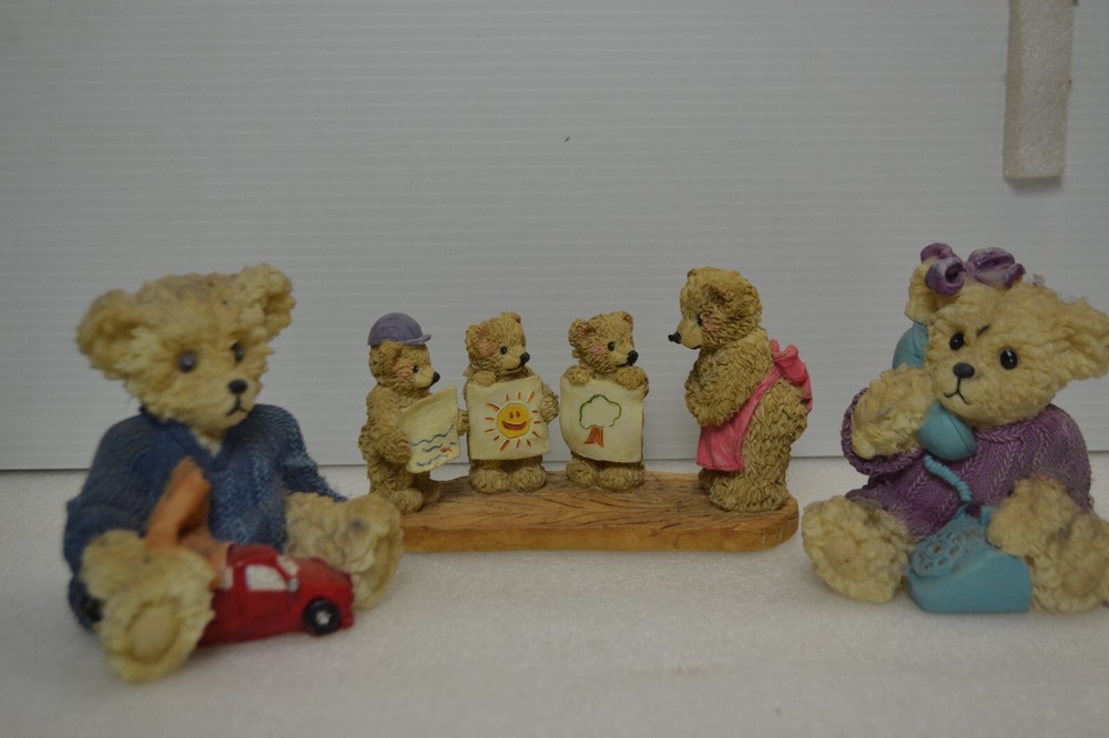 Lot of 3 bear figurines 