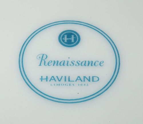 Haviland RENAISSANCE (Urns of Fruit) Round Salad Serving Bowl, 9 3/4" Across - Picture 4 of 4