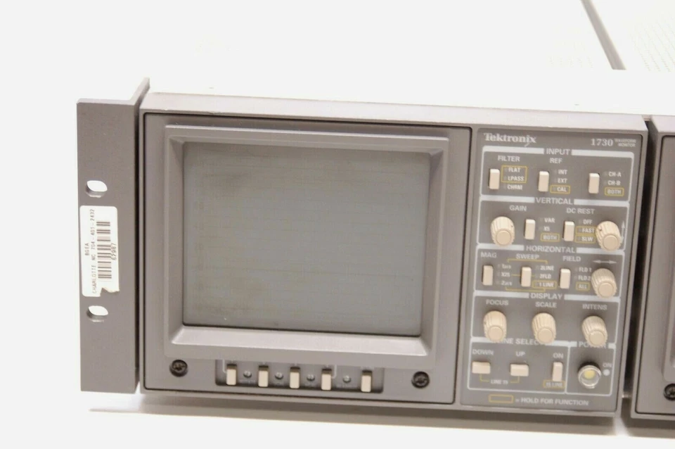 Tektronix 1720 Vector Scope/1730 Waveform Monitor Missing Intens Knob  - Image 4 of 4