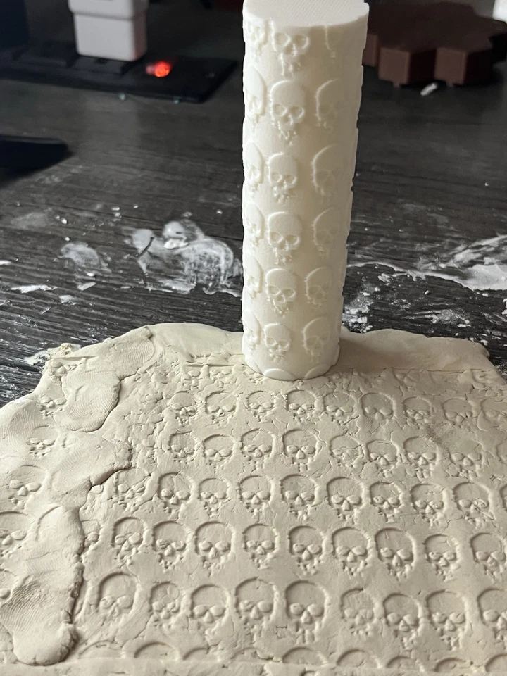 Rodillo de estampado con patrón de calavera con impresión 3D Foto 2 de 4