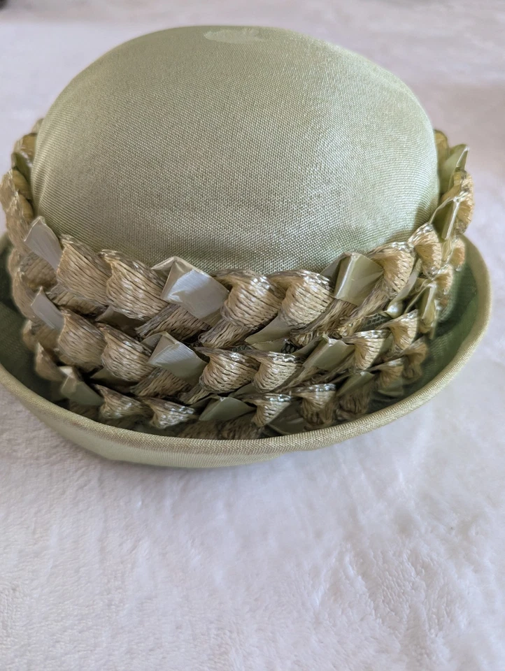 De Colección Hecho en Unión Verde Lima Satén Rafia Recortado Sombrero Teatro Utilería Disfraz Único Foto 3 de 4