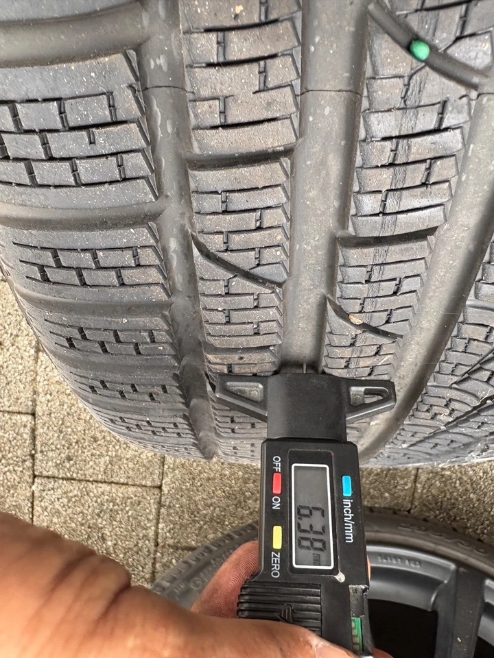 Brock Porsche 991 911 20Zoll Winterkompletträder Pirelli NO 6 mm Top-Zustand - Bild 3 von 4