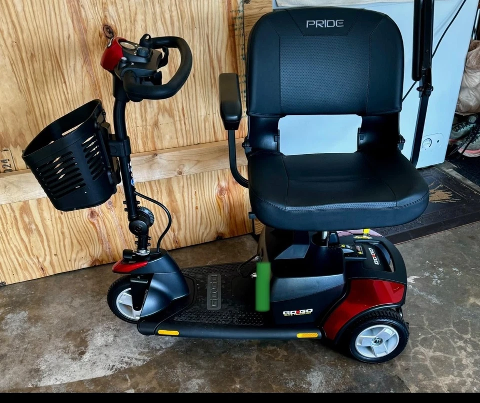 Pride Go-Go Elite Traveller Mobility Scooter 3-Wheel  - Image 4 of 4