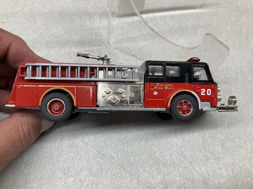 Vintage Corgi Chicago Fire Department # 20 American La France Fire Pumper Truck - Picture 3 of 17
