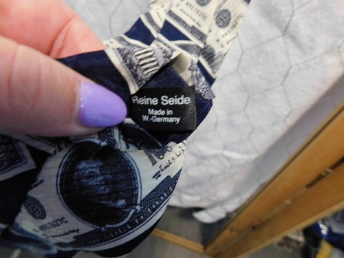 Disney Necktie - Scrooge McDuck - Money - Picture 7 of 7
