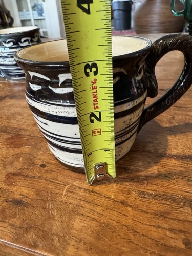 This is a set of two handmade pottery mugs, black-and-white abstract pattern - Picture 12 of 14