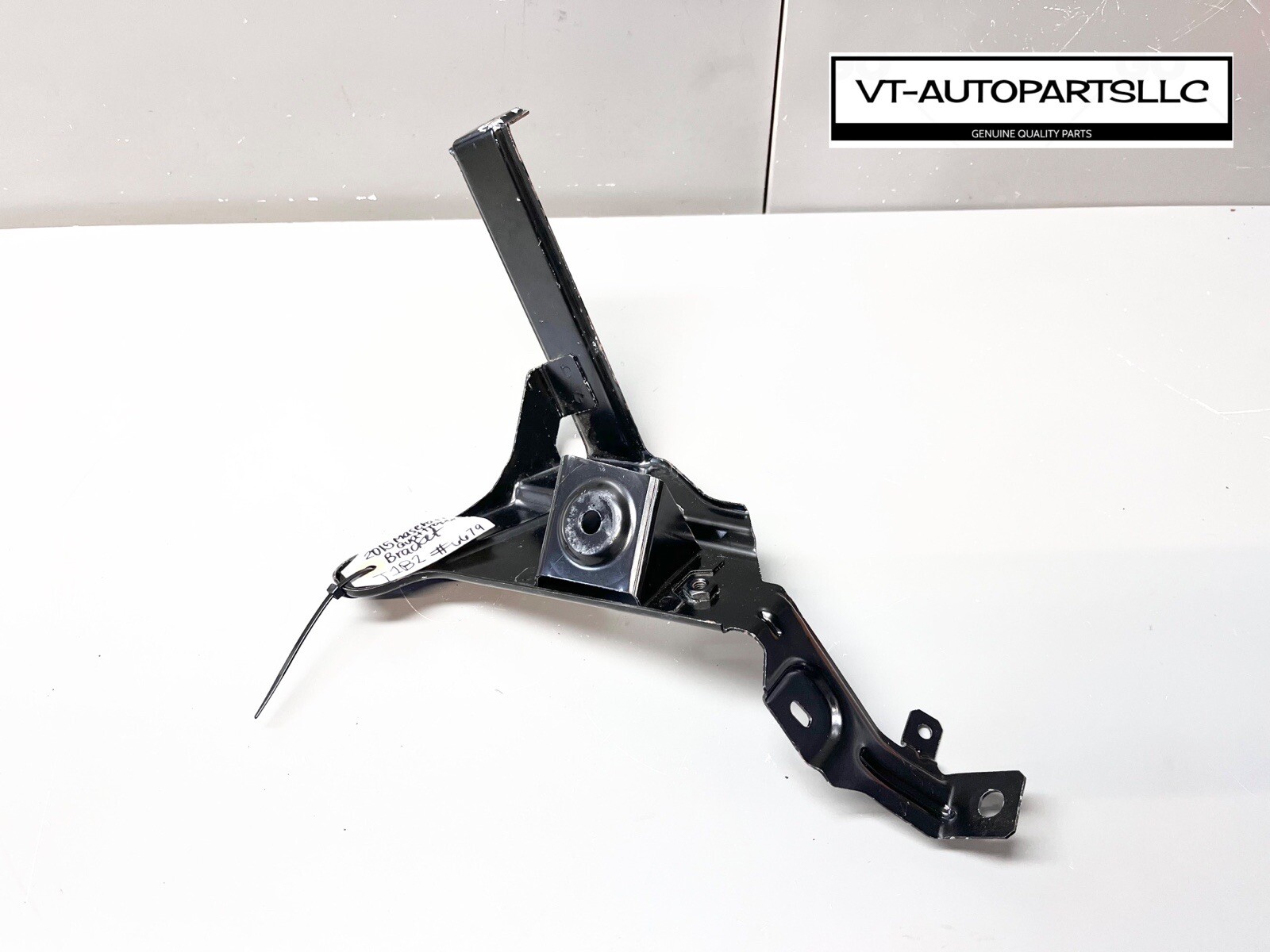 ⭐️2014-2020 MASERATI GHIBLI QUATTROPORTE FRONT RIGHT FENDER BRACKET MOUNT OEM