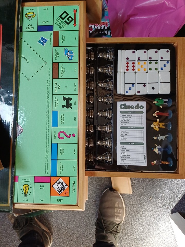 MONOPOLY & Cluedo Board Games Compendium Table Top Wooden Chess