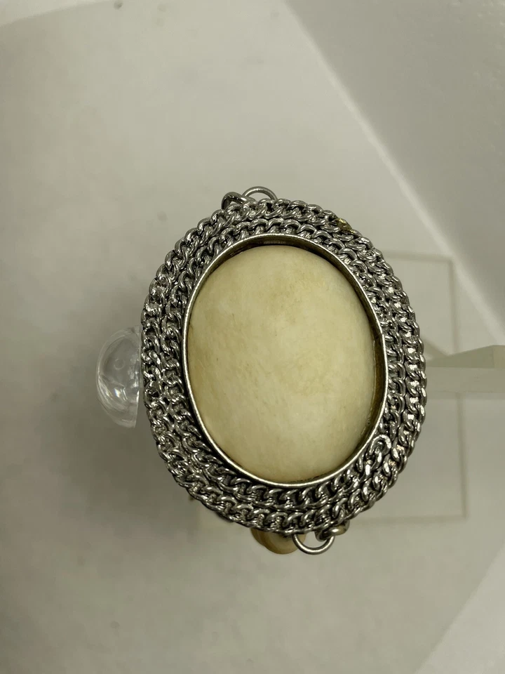 Broche vintage hecho en India. Cuentas de cuarzo y piedra grande engaste chapada en plata Foto 3 de 4