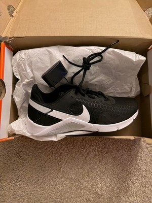 Size 6 - Nike Legend Essential 2 Black White W