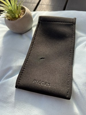 Brillenetui Schwarz Von Pieces Elastisch Pieces basic handlich weich mini