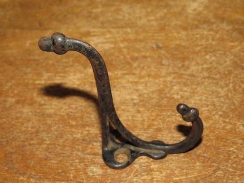 Antiguo gancho para abrigo victoriano de hierro fundido con acabados de bellota, 3 1/8 pulgadas - Imagen 4 de 4