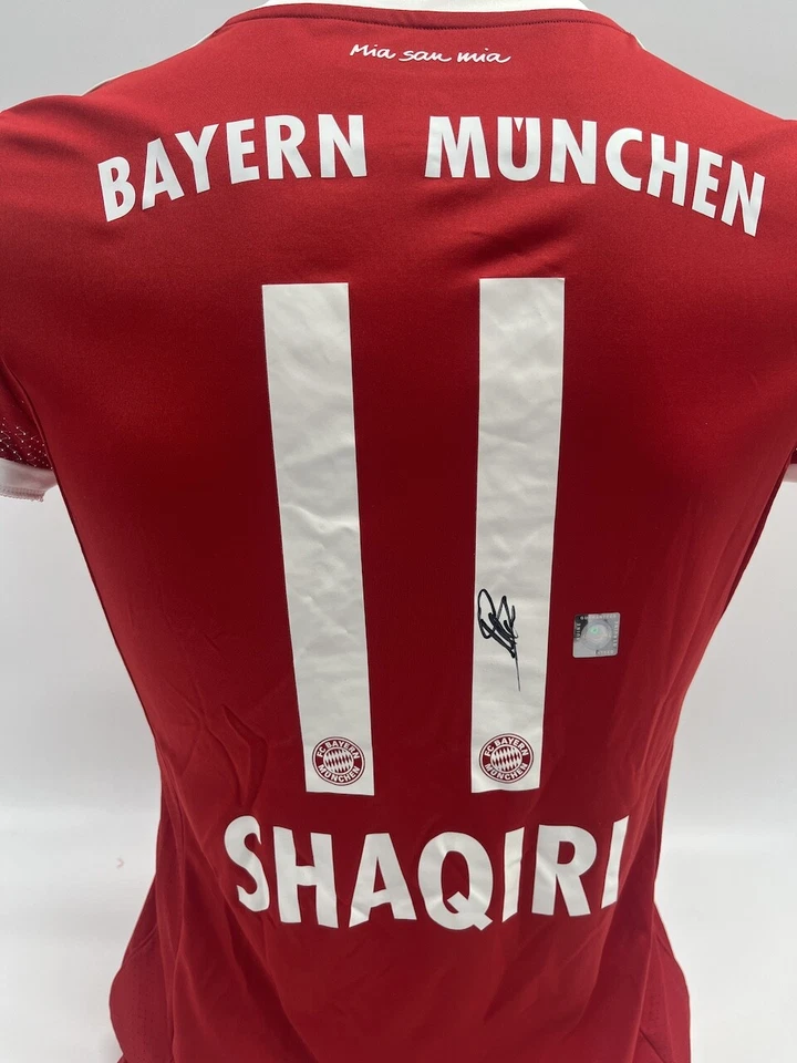 Bayern München Frauentrikot Xherdan Shaqiri signiert Adidas COA Autogramm 38-40 - Bild 2 von 4
