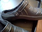 Nautica Black Solid Slip-On croc style Sandals Logo Accent Size 6 — photo 2