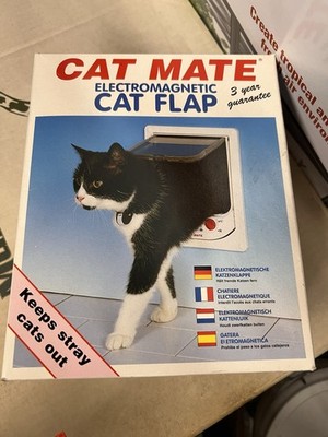 Cat Mate Electromagnetic Door Flap Two Magnet 245w Silent Action