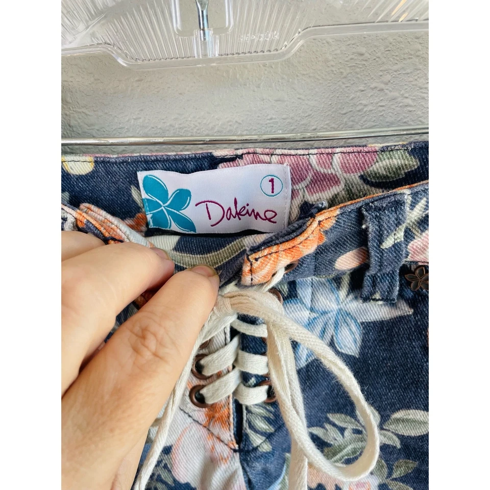 Shorts jeans floral surf com cadarço, feminino EUA 1 floral bainha desgastada casual - Imagem 2 de 4