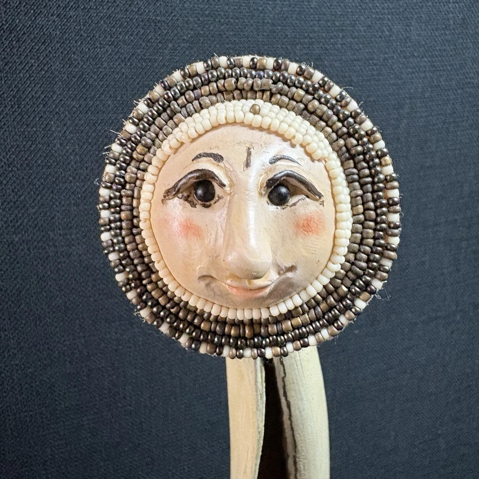 Escultura artesanal de palma Skeeter (T. Aschinger) 26′′ firmada arte popular mujer Foto 3 de 4