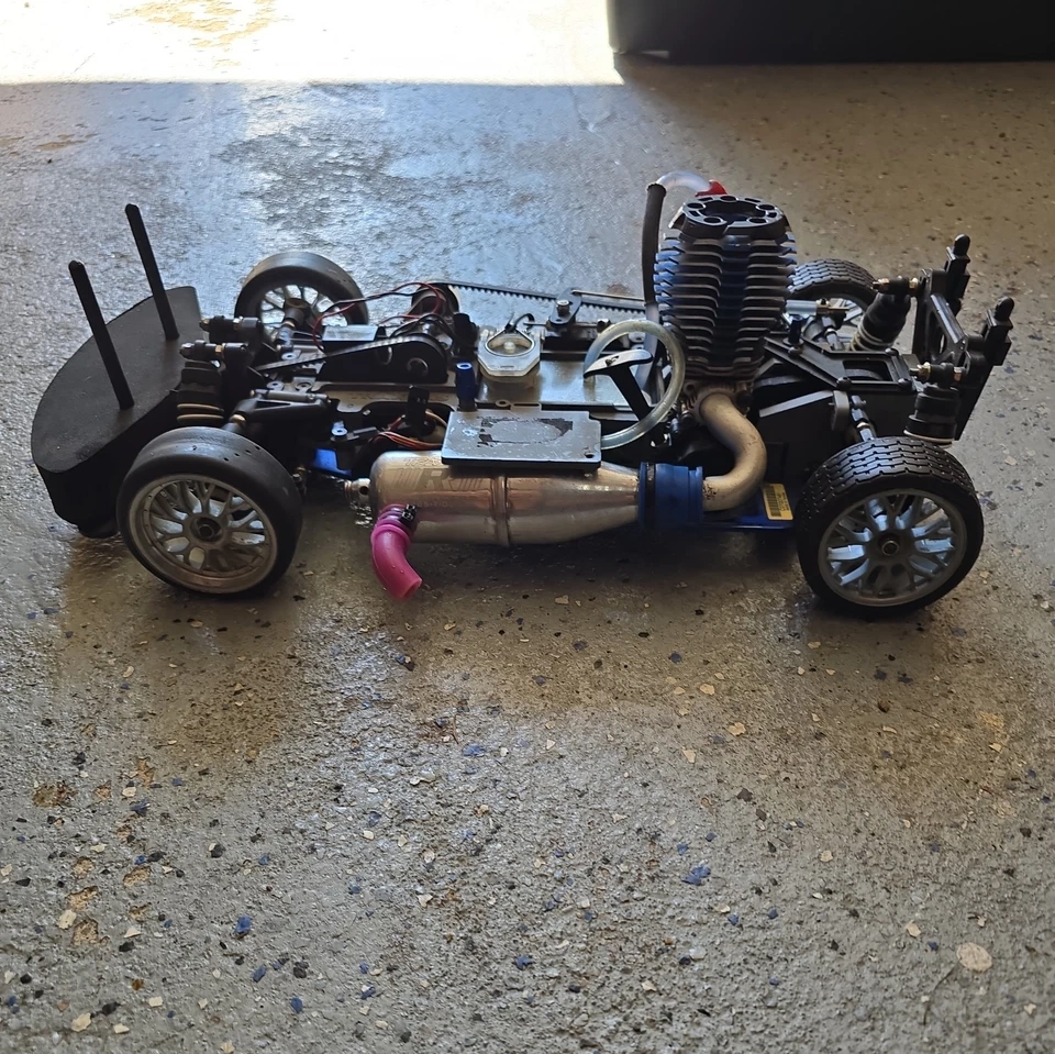 Coche de turismo Traxxas Nitro 4-Tec 3.3 MOTOR 1/10 4x4 transmisión por correa Foto 4 de 4