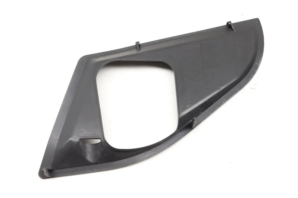 2012-2016 BMW 528I XDRIVE — правый капот / крышка моторного отсека 7019804 - Изображение 2 из 4