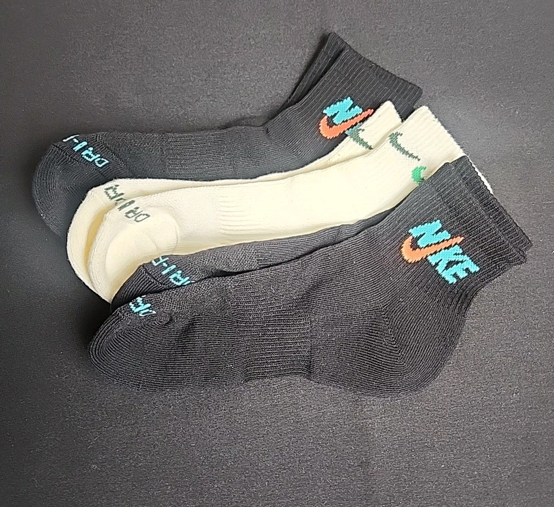 Mens Nike Everyday PLUS Ankle Socks 3-Pair Pack, Size M, Black & Off-White-image