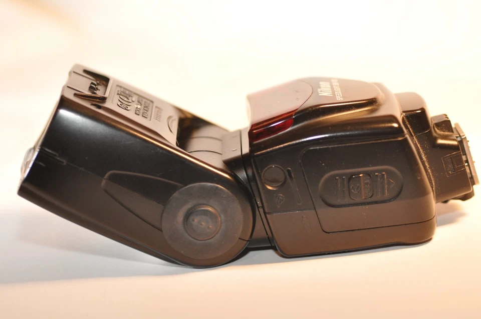 Nikon SB-700 Speedlight I D-TTL Flash powers up will not fire NO RETURN AS IS - Image 3 of 4