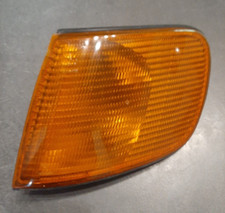 Clignotant Audi 100