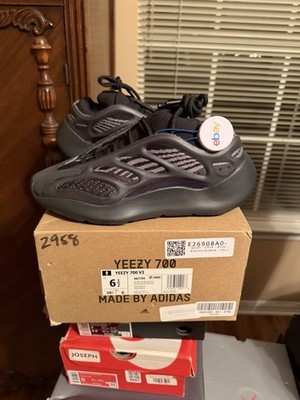Size 6.5 - Adidas Yeezy 700 V3 Alvah Black Sneakers Shoes FAST SHIP