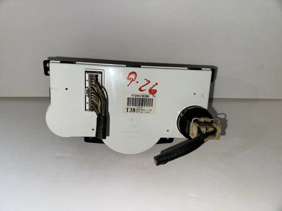 2010-2013 Kia Forte Temperature Control 972501M380 2010 2011 2012 2013 - Image 3 of 3