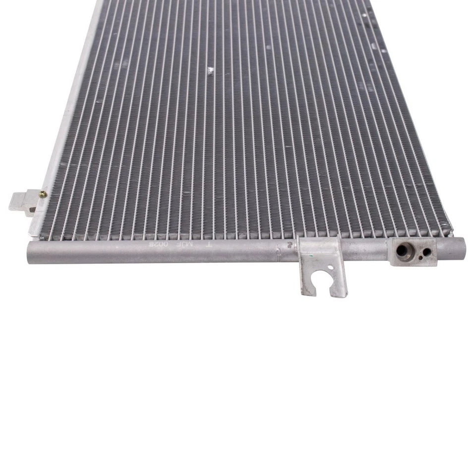 Condensador de aire acondicionado para Nissan Máxima 1996-1998 Infiniti I30 1997-1998 Foto 3 de 4