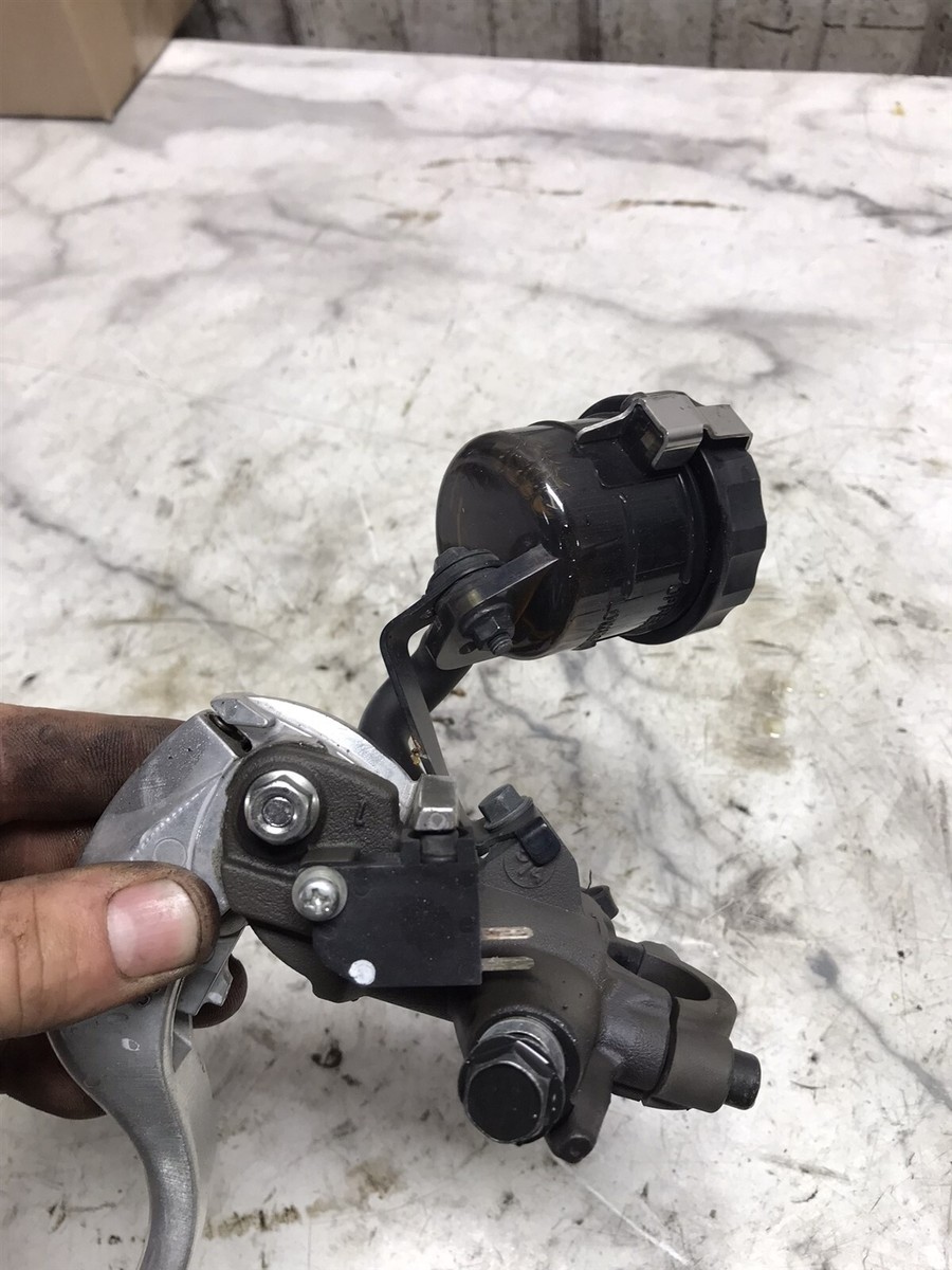 22 Kawasaki ZR Z 900 Z900 ZR900 R RS front brake master
