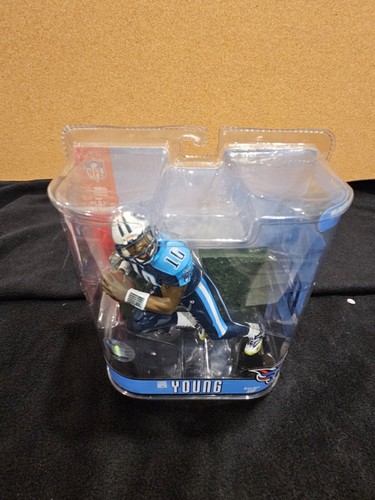 McFarlane Series 15 NFL Vince Young Titans Blue Pants CHASE FIGURE - Picture 2 of 5