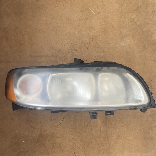 Volvo S60 Headlight Assembly Right Side Passenger OEM 30698828 for sale