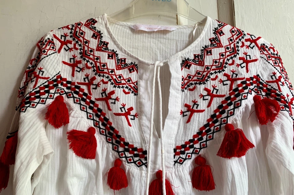 ZARA Tunic Top Medium White & Red Cotton Tasselled Embroidered Indian Boho - Image 3 of 4