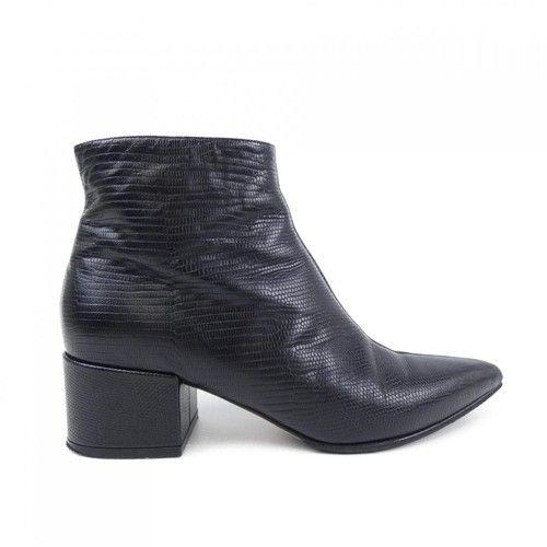 Sergio Rossi Size 37 Women's Pointed Toe Leather Ankle Boots in Black