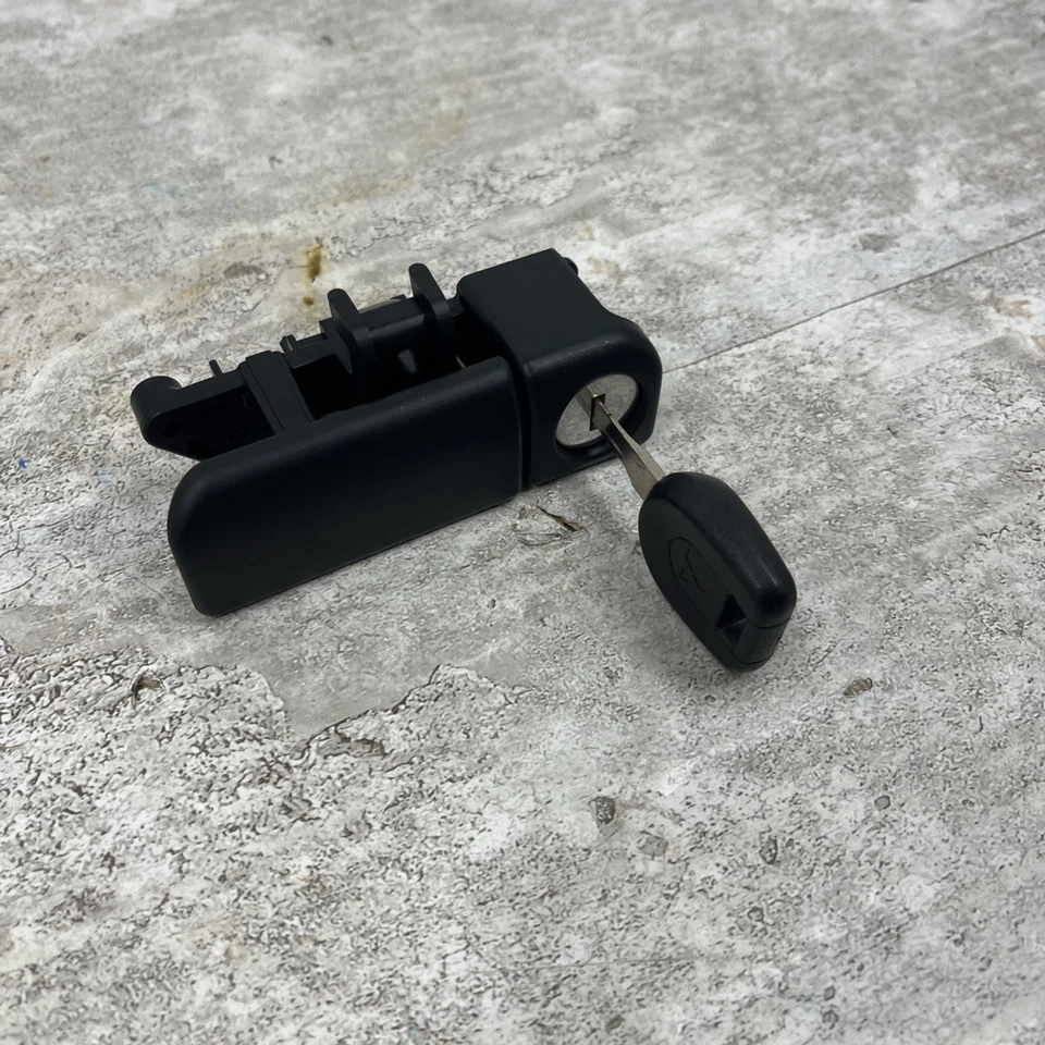 Guantera Mitsubishi Eclipse 2000-2003 cierre negro con llave Foto 3 de 4