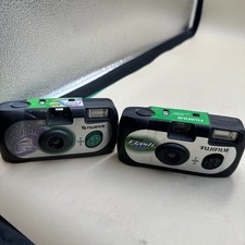  N50- Lot Of 2 Vintage Cameras Fujifilm Disposable Quicksnap Flash Celebration