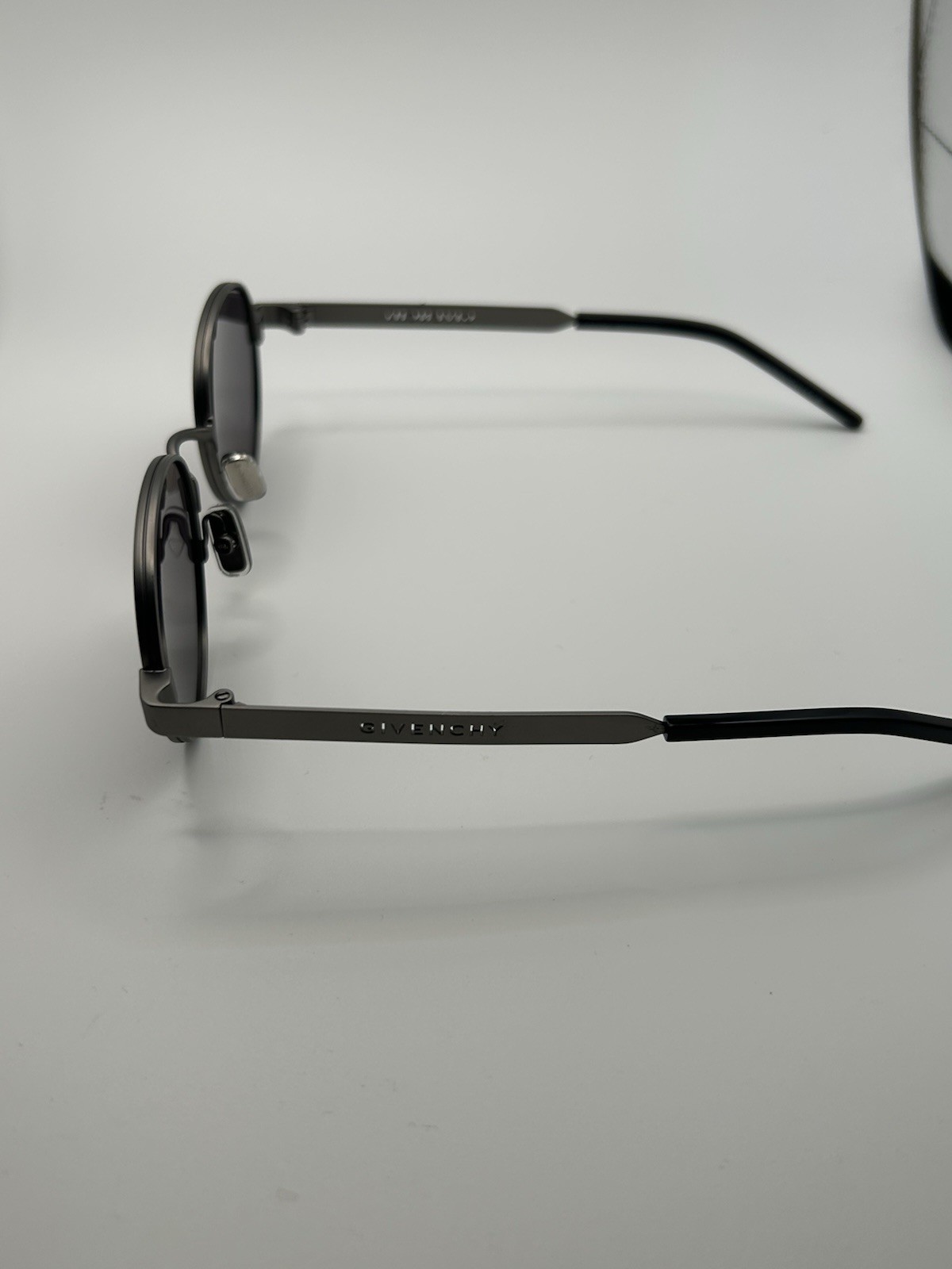 Givenchy Designer Sunglasses – Authentic, Round F… - image 5