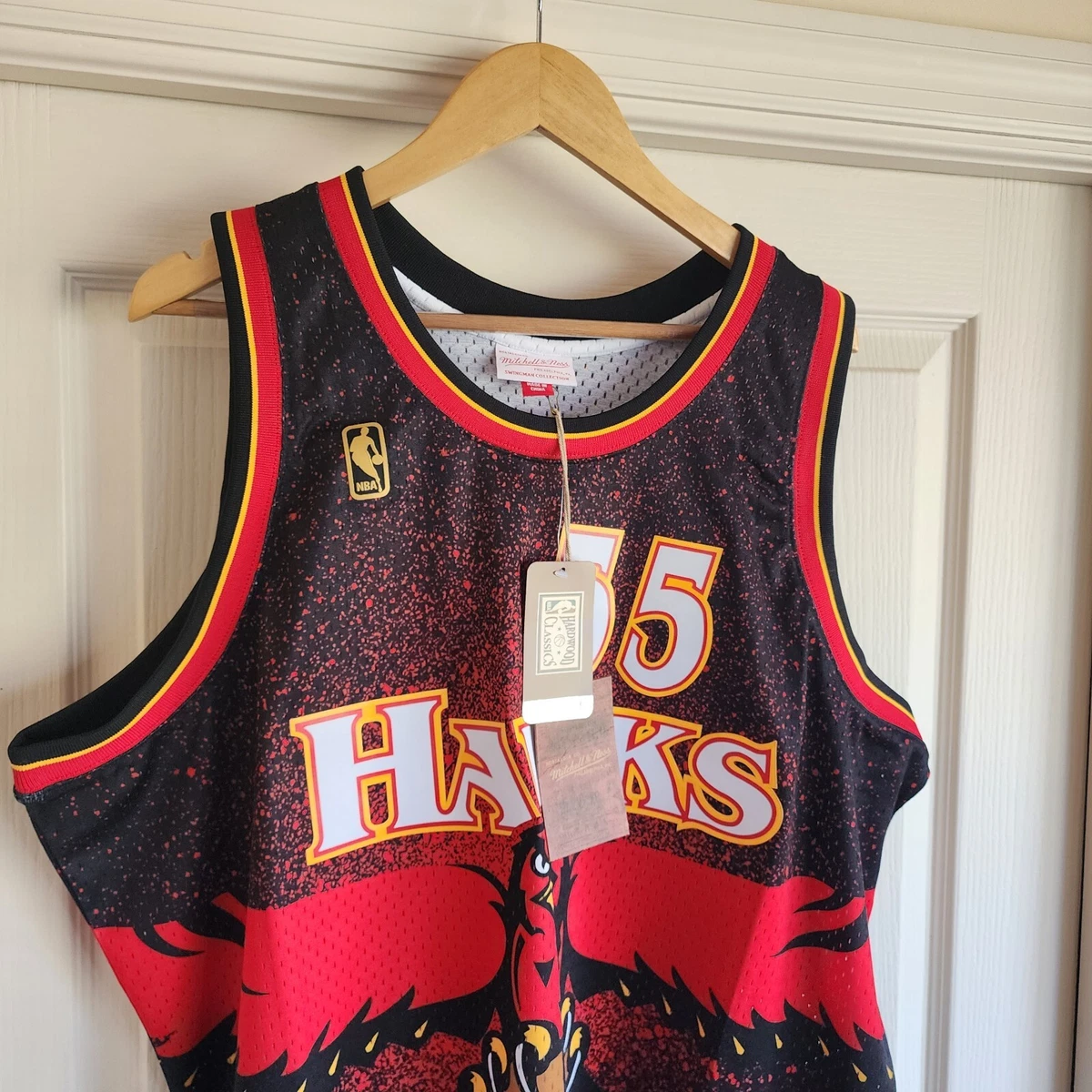 Mitchell & Ness Mens NBA Atlanta Hawks Swingman Jersey - Dikembe