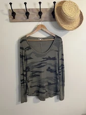 Splendid Thermal Top Shirt Camouflage Green Camo Scoop Neck Waffle Large