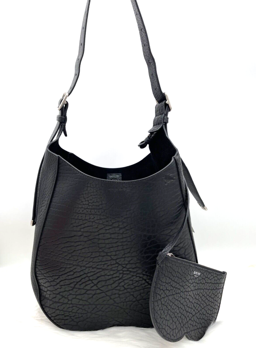ショルダーバッグ・ポシェット Burberry Black Leather Medium Chess Shoulder Bag Burberry - Medium Chess leather crossbody bag black - The Corner
