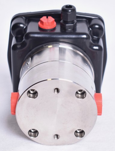 GPI Flomec Electronic Flowmeter Gear Meter 3/8" FNPT SS OM008S513-220G6 - Picture 5 of 12