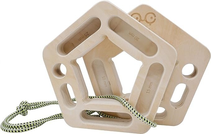 Los originales soportes para colgar en madera para escalada en roca, ideales.