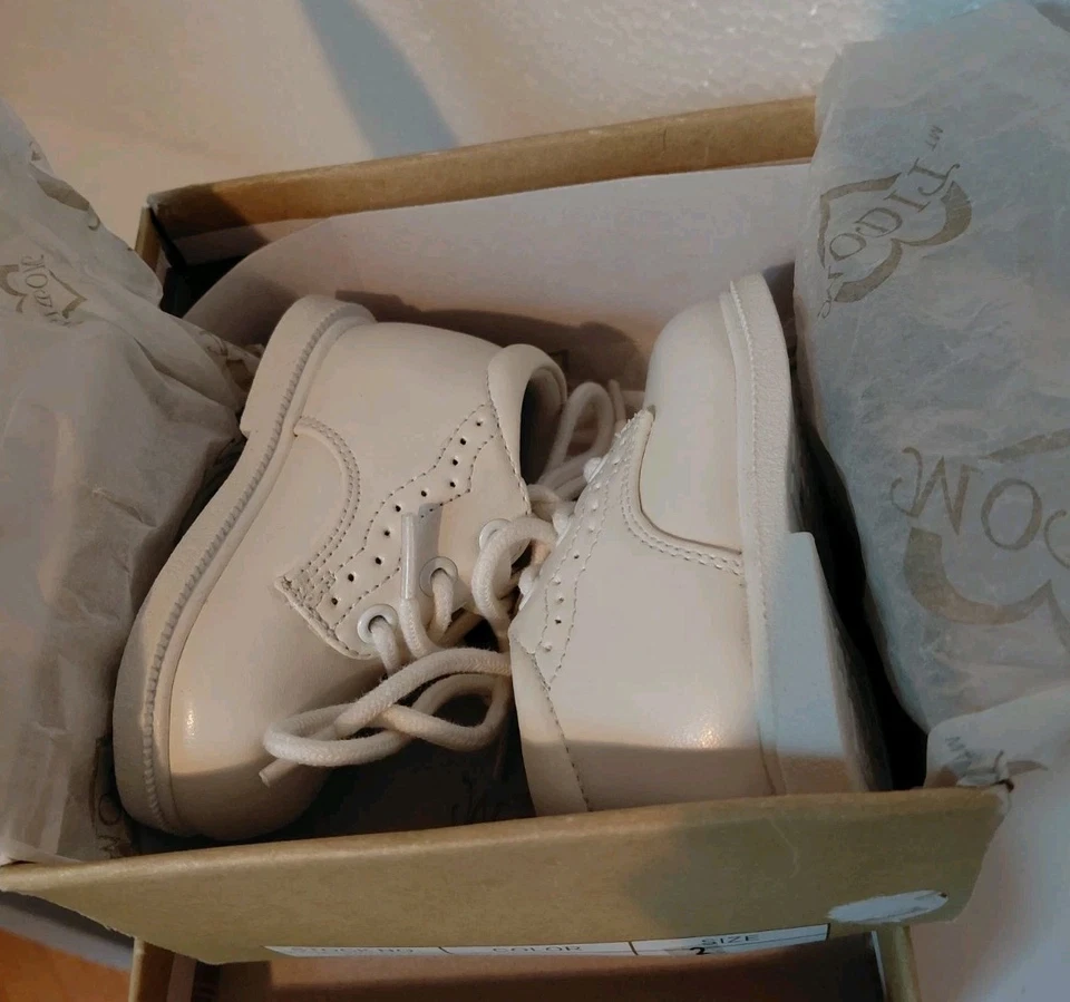 Zapatos de bebé vintage Modit blanco brillante puro talla 2 42-229 usados en excelente estado Foto 3 de 4