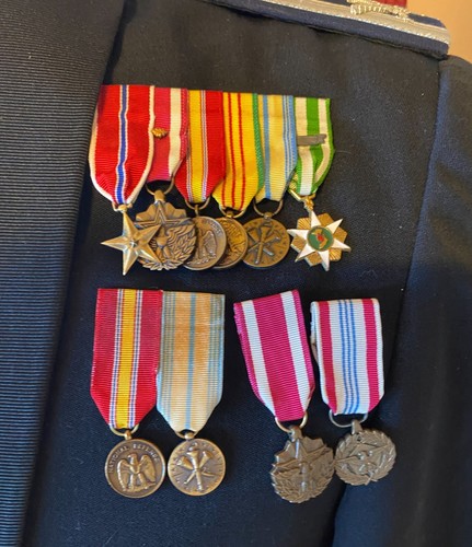 U S A Military Uniform (High Ranking) Colonel with Medals - Picture 3 of 3