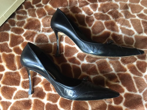 Vintage Manolo Blahnik Black High Heel Pumps - Size 7 (37.5 Euro) Pointed Toe - Picture 4 of 7