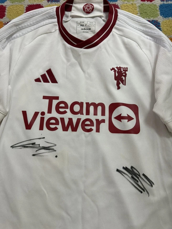 David Beckham, Garnacho , Ugarte Autographed Manchester United Football Jersey. - Image 2 of 4